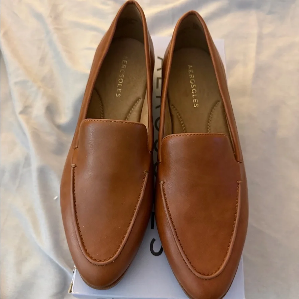 AEROSOLES Women's Brown Leather Slip-On Loafers 👞 - Picture 1 of 3